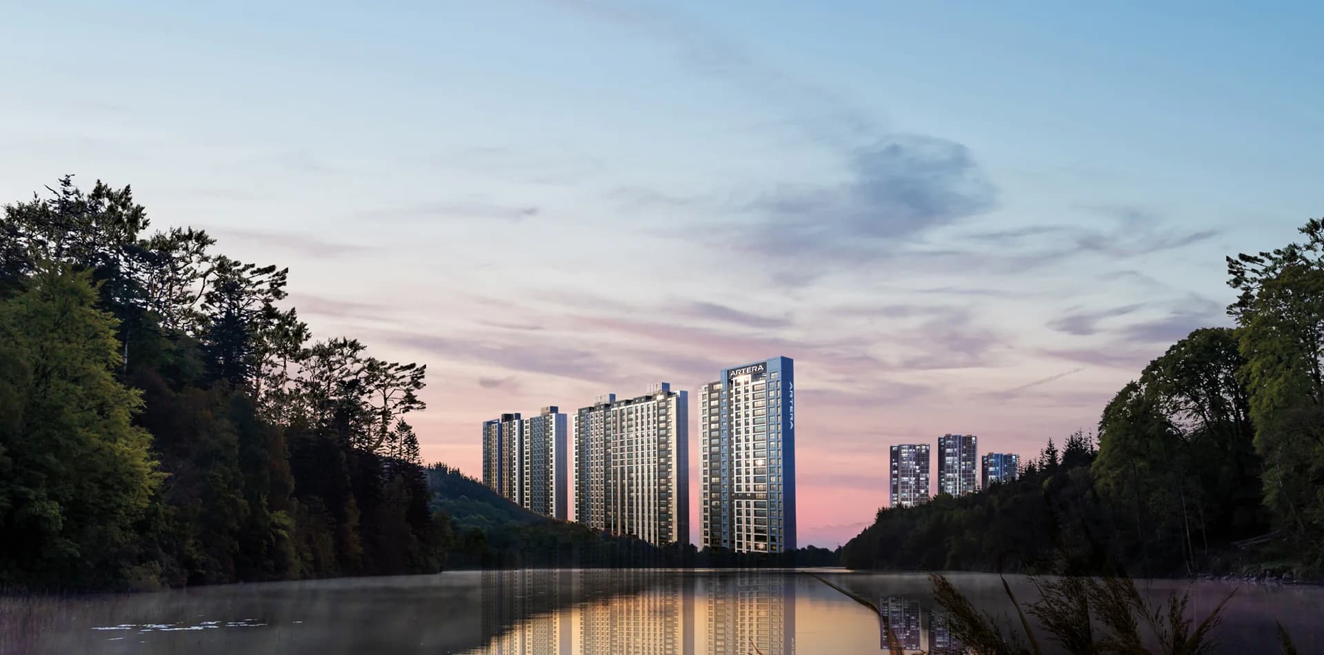 강릉 아테라 — 남대천 호수에서 본 단지 야경